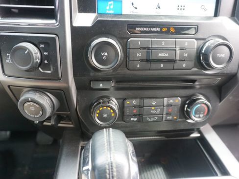 Used 2017 Ford F150 XLT w/ Equipment Group 302A Luxury AWD/4WD image 11