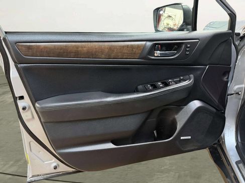 Used 2017 Subaru Outback 3.6R Limited image 15