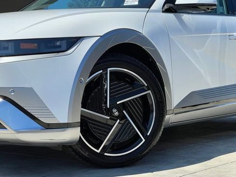 Certified 2025 Hyundai Ioniq 5 Limited AWD/4WD image 2
