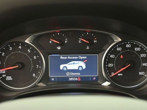Used 2023 GMC Terrain SLT w/ Tech Package FWD image 18
