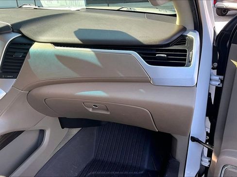 Used 2017 GMC Yukon SLT image 27