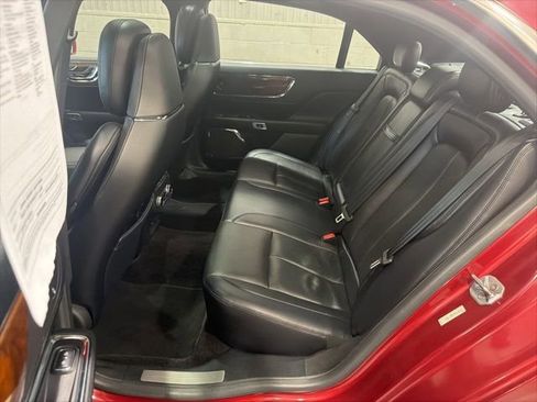 Used 2017 Lincoln Continental Reserve w/ Climate Package image 9