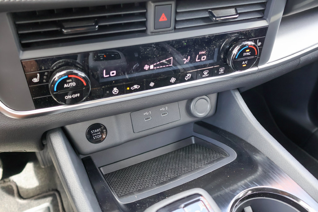 New 2026 Nissan Rogue Dark Armor AWD/4WD image 13