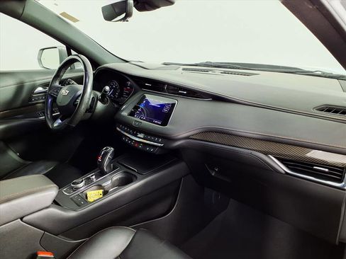 Used 2019 Cadillac XT4 Sport image 9