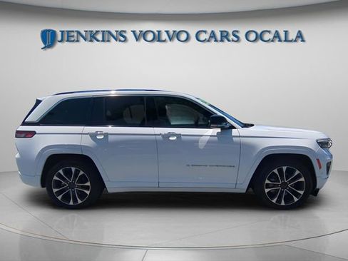 Used 2023 Jeep Grand Cherokee Overland w/ Luxury Tech Group IV AWD/4WD image 2