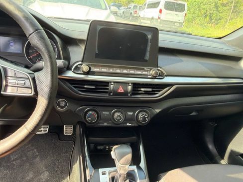 Used 2021 Kia Forte GT-Line FWD image 9
