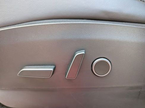 Used 2022 Tesla Model Y Long Range AWD/4WD image 15