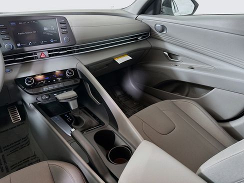 New 2026 Hyundai Elantra Sport image 21