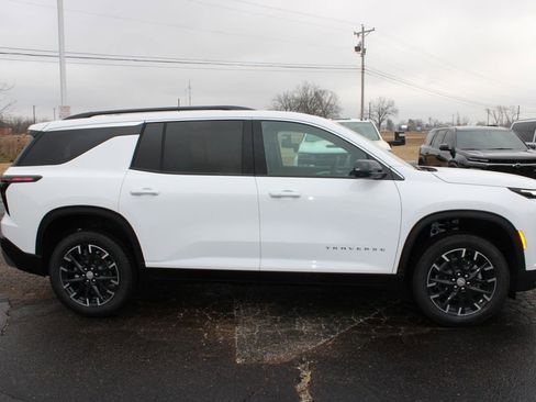 New 2026 Chevrolet Traverse LT w/ Sun and Wheel Package image 11