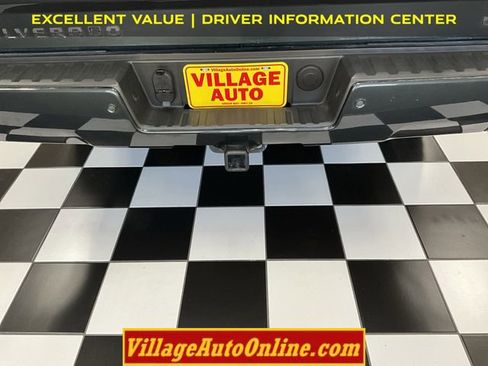 Used 2017 Chevrolet Silverado 1500 LT w/ LPO, Black Pack AWD/4WD image 10