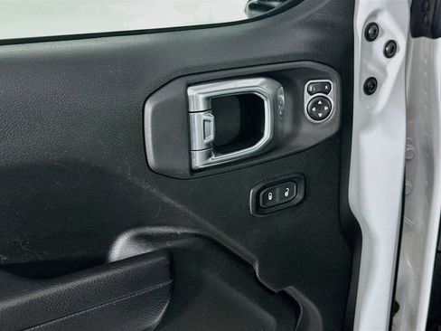 Used 2024 Jeep Wrangler Unlimited w/ Convenience Group AWD/4WD image 15