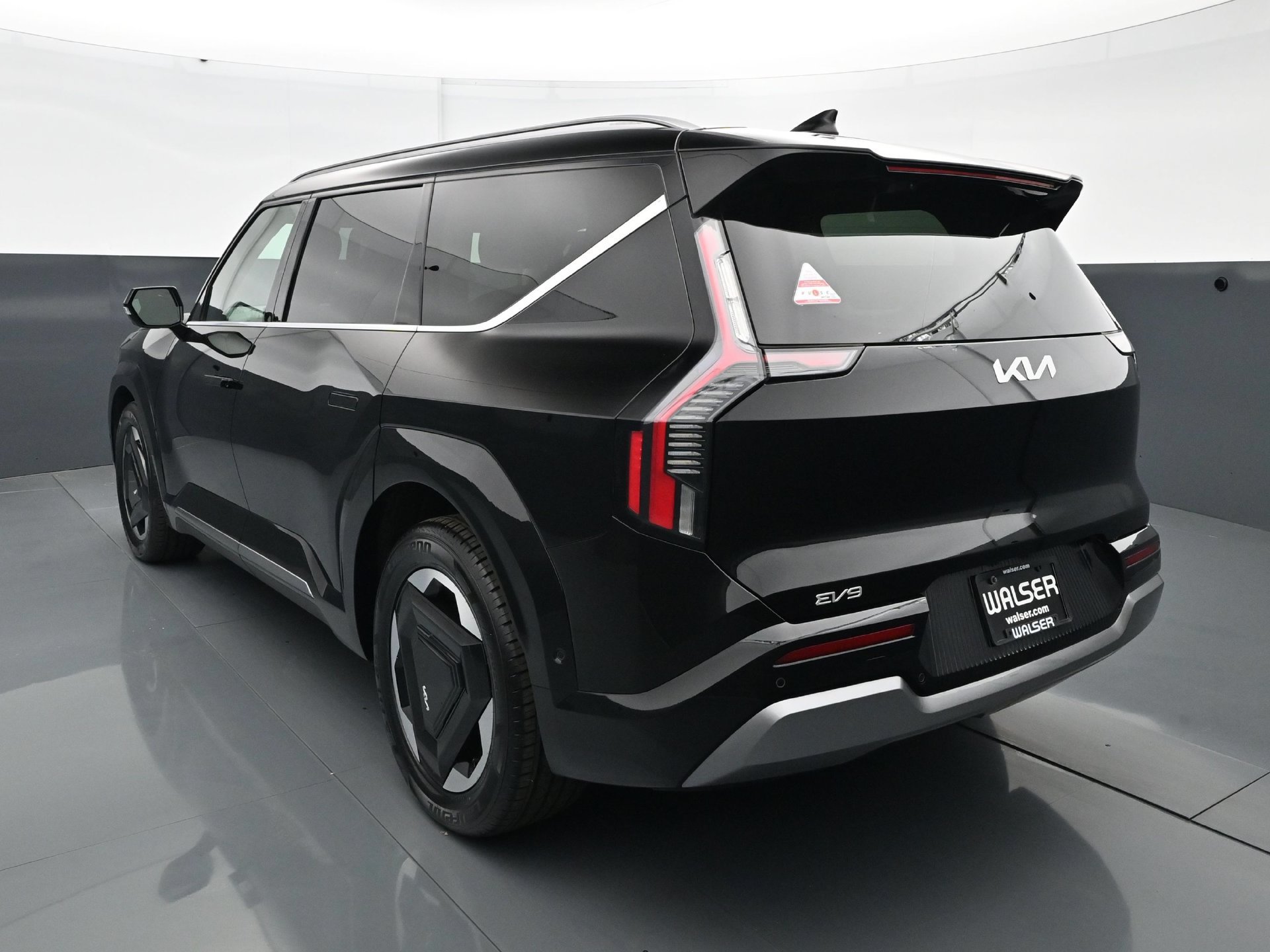 Used 2024 Kia EV9 Land AWD/4WD image 5