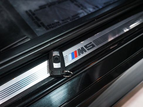 Used 2007 BMW M5 image 16