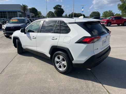 Used 2019 Toyota RAV4 XLE FWD image 4