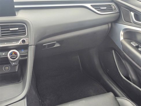 Used 2023 Genesis G70 2.0T image 18