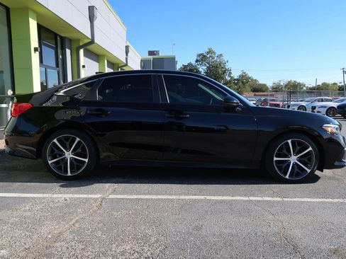 Used 2022 Honda Civic Touring image 8