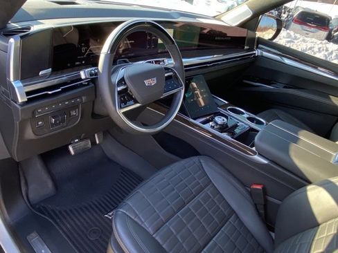 Used 2025 Cadillac Escalade ESV Sport Platinum w/ LPO, ONYX Package image 12