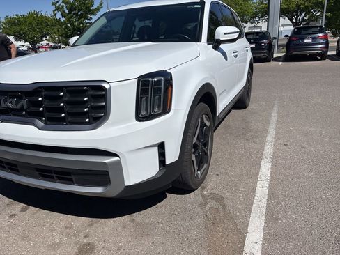 Used 2023 Kia Telluride S w/ S Sunroof Package image 2