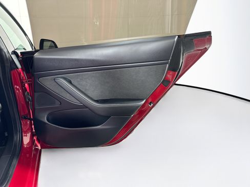 Used 2021 Tesla Model 3 Performance image 28