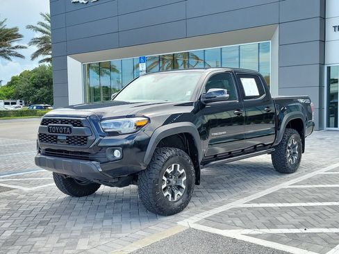 Used 2021 Toyota Tacoma TRD Off-Road w/ TRD Premium Off Road Package AWD/4WD image 1