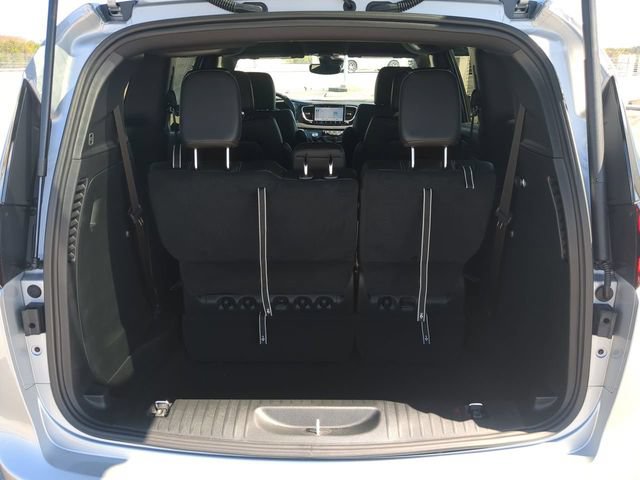 New 2026 Chrysler Pacifica Select FWD image 14