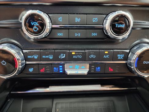 Used 2022 Ford F150 Platinum AWD/4WD image 69