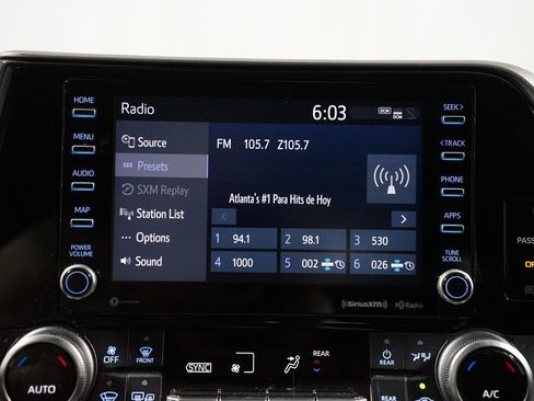 Used 2022 Toyota Highlander XLE image 17