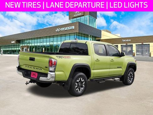 Used 2023 Toyota Tacoma TRD Off-Road AWD/4WD image 5