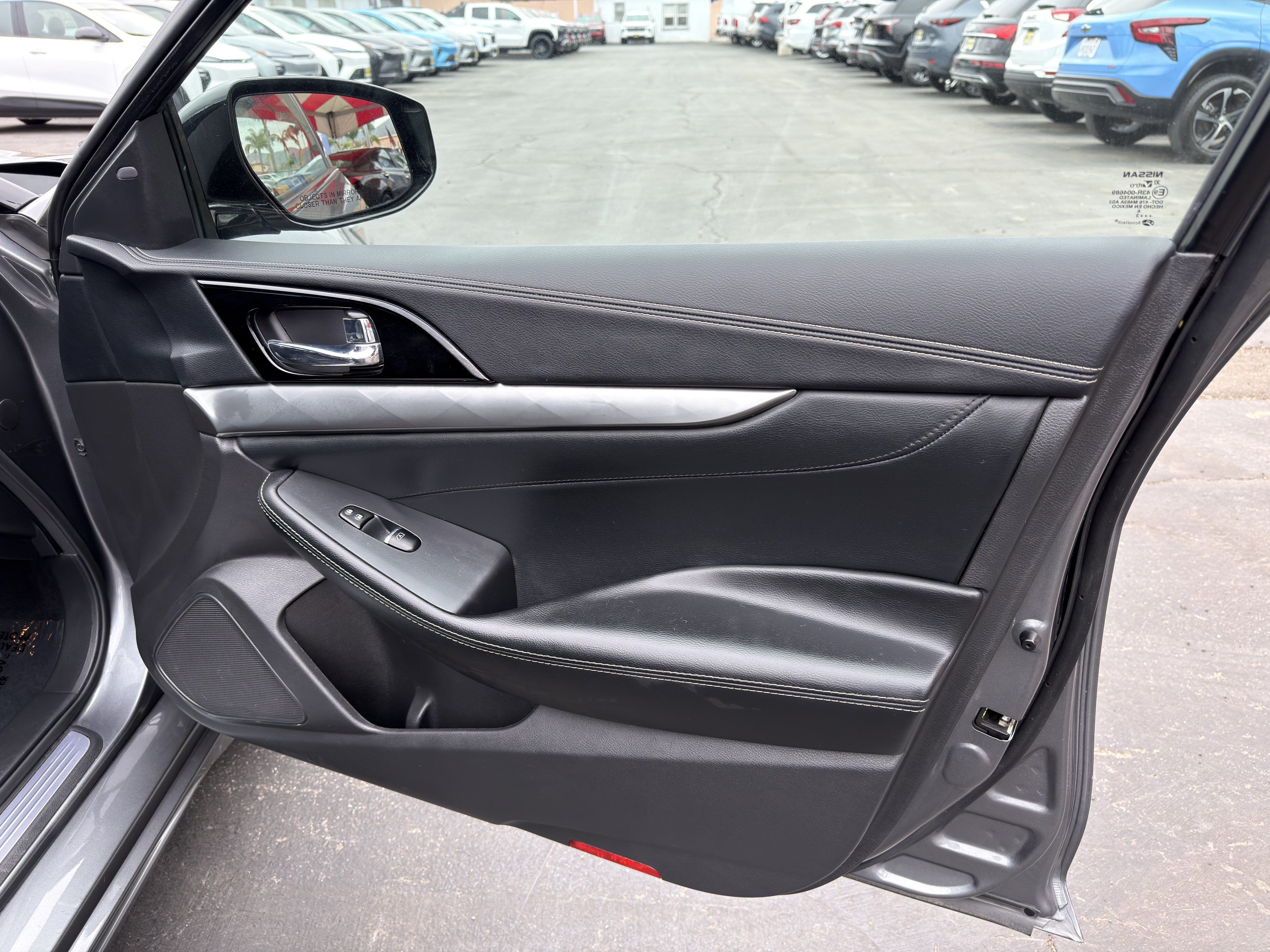 Used 2023 Nissan Maxima SV w/ Floor Mat Group FWD image 11