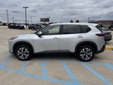 Used 2023 Nissan Rogue SV image 5