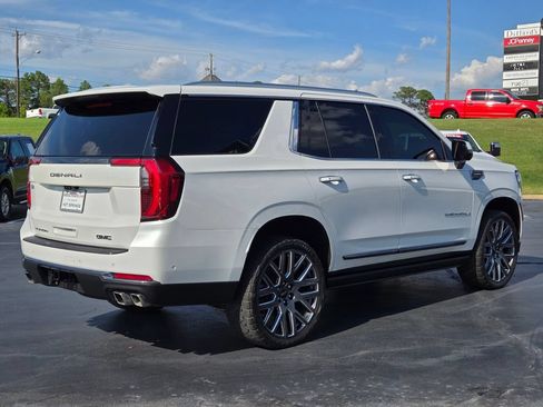 Used 2025 GMC Yukon Denali Ultimate AWD/4WD image 5