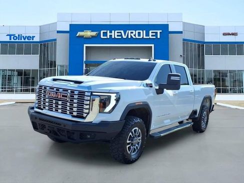 Used 2025 GMC Sierra 2500 SLE AWD/4WD image 2