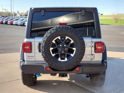 Used 2024 Jeep Wrangler Unlimited Rubicon 4xe w/ Technology Group AWD/4WD image 6