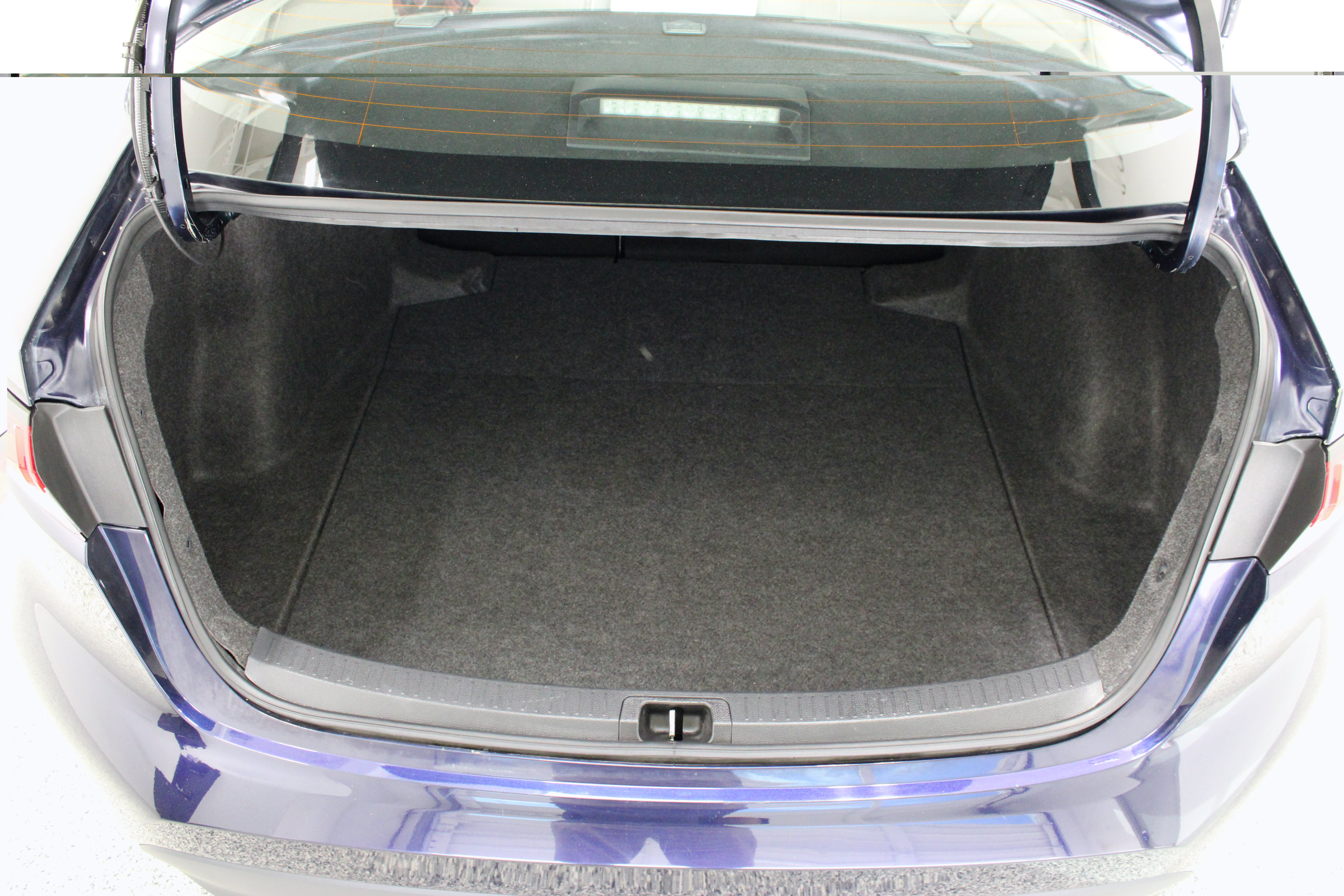 Used 2025 Toyota Corolla LE FWD image 28