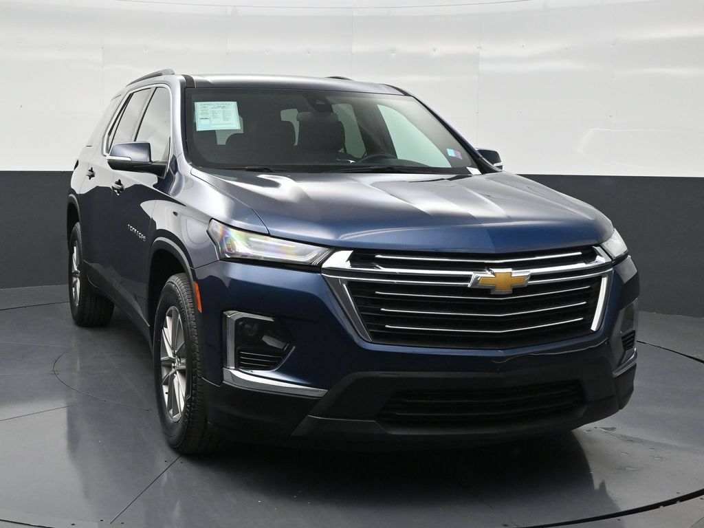 Used 2023 Chevrolet Traverse LT FWD image 7
