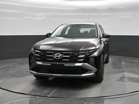 New 2026 Hyundai Tucson Blue SE FWD image 3