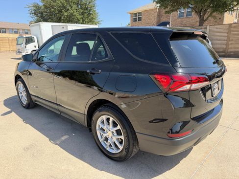 Used 2023 Chevrolet Equinox LS w/ LS Convenience Package FWD image 5