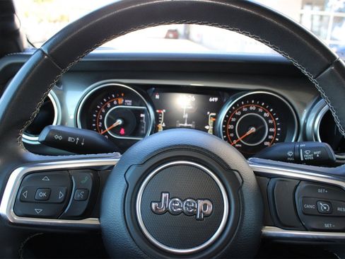 Used 2023 Jeep Gladiator Overland image 29