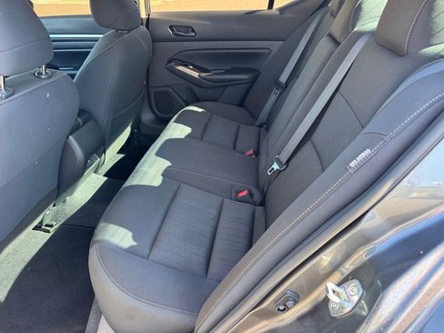 Used 2023 Nissan Altima 2.5 SV FWD image 10