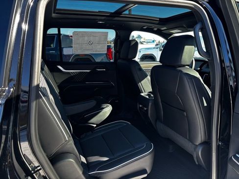 New 2026 GMC Acadia Denali w/ Super Cruise Package image 25