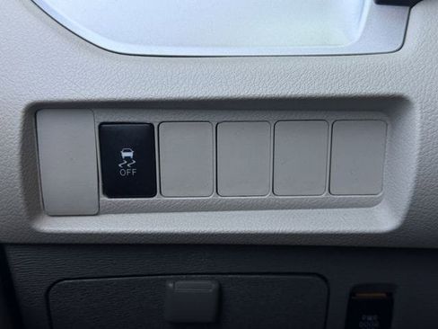 Used 2015 Toyota Sienna LE FWD image 21