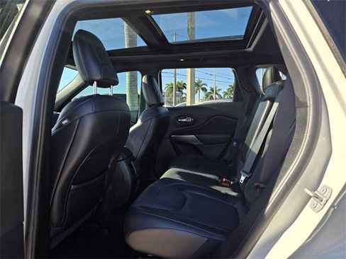 Used 2019 Jeep Cherokee High Altitude image 11