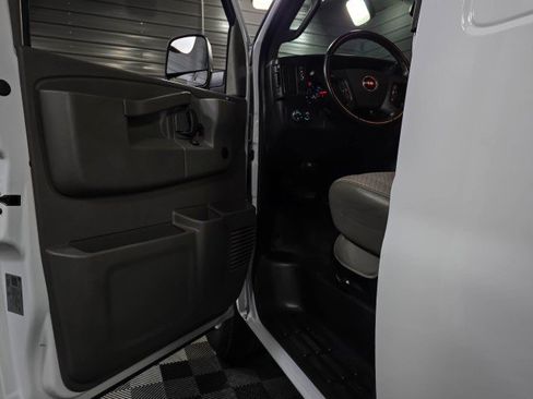Used 2021 GMC Savana 2500 w/ Driver Convenience Package image 30