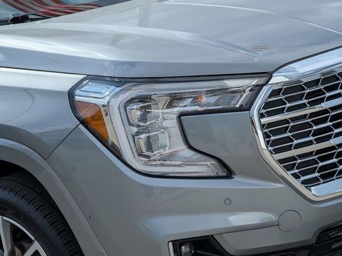 Used 2024 GMC Terrain Denali w/ Denali Premium Package image 9