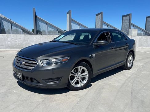Used 2018 Ford Taurus SEL FWD image 2