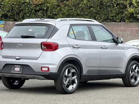 New 2026 Hyundai Venue SEL FWD image 6