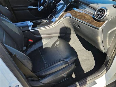 Used 2024 Mercedes-Benz GLC 300 image 19