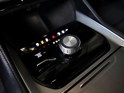 Used 2023 Jeep Wagoneer Series II image 48