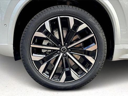 New 2026 Volvo XC90 B6 Ultra w/ Protection Package image 13