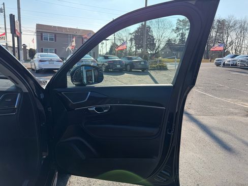 Used 2019 Volvo XC90 T6 Momentum w/ Protection Package Premier image 23